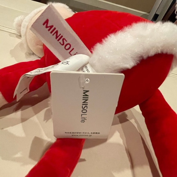 [Miniso] Santa Plushie - Picture 2 of 3
